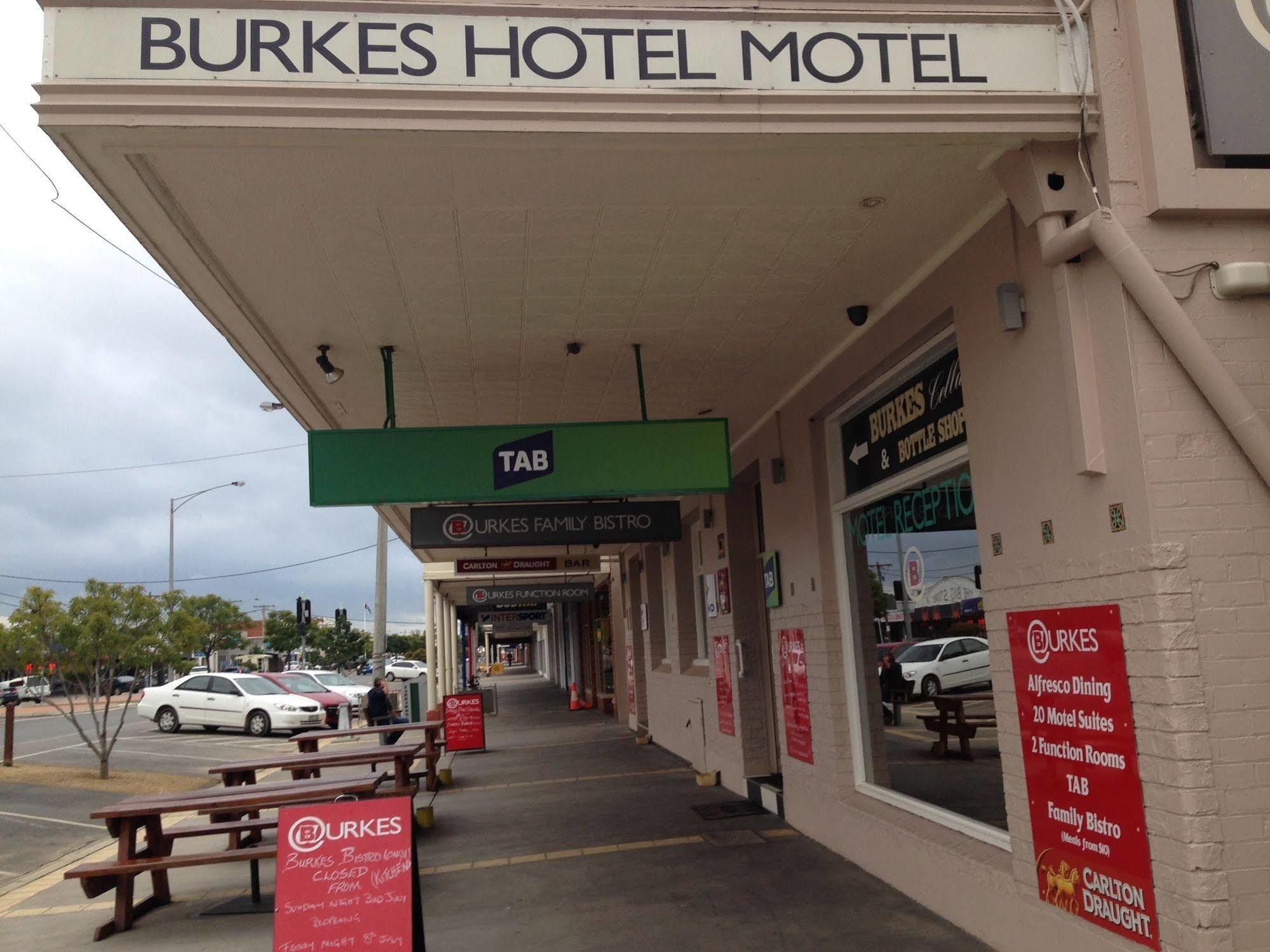 Burkes Hotel Motel Yarrawonga Exteriör bild